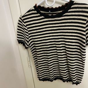 sweater crop top tee sleeved.